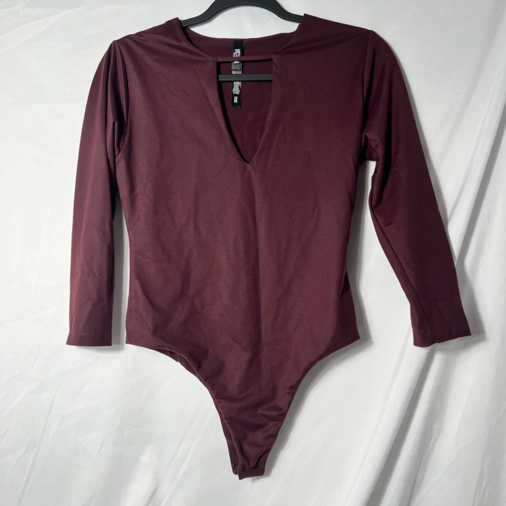 Victoria Sport Womens Burgundy‎ Long Sleeve Cutout V-Neck Thong Bodysuit Small